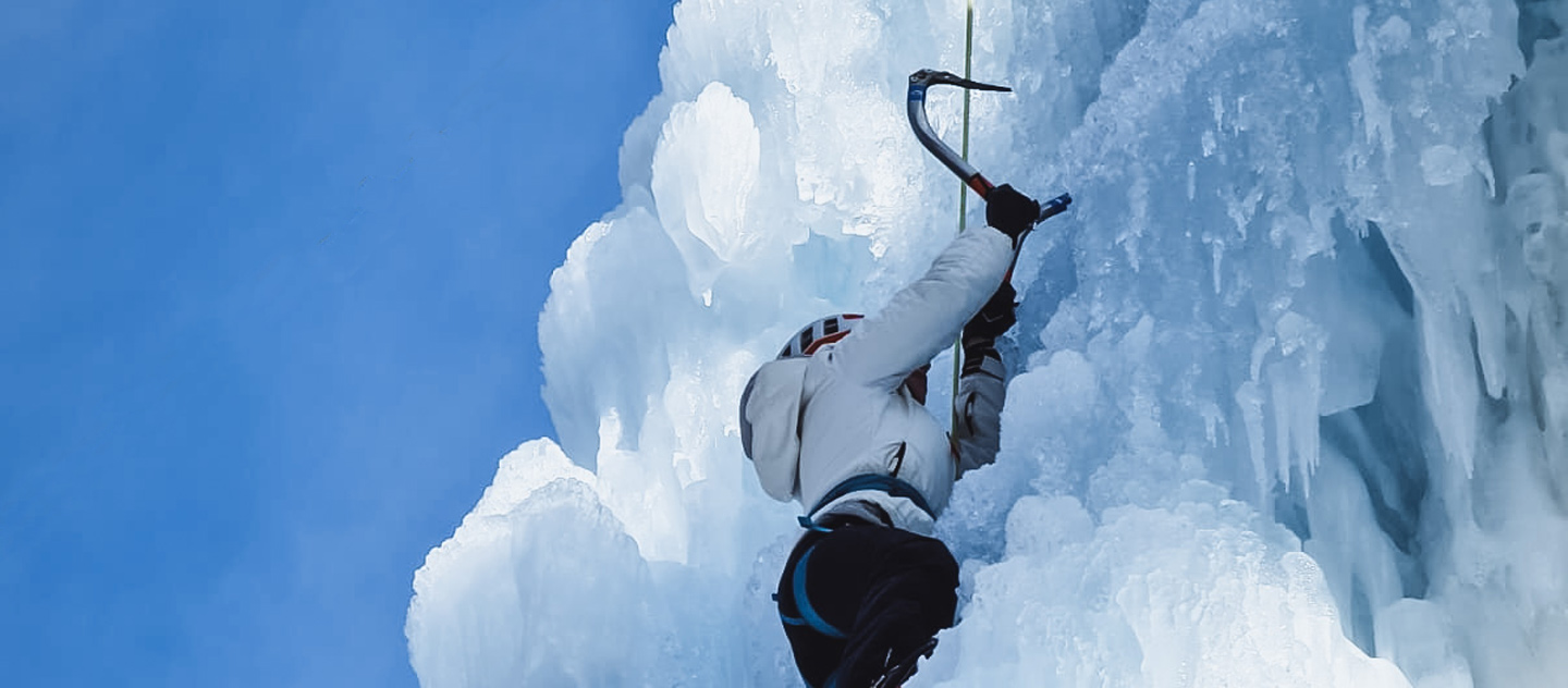 QUARK, Piolet polyvalent pour l'alpinisme technique et la cascade de glace  - Petzl France
